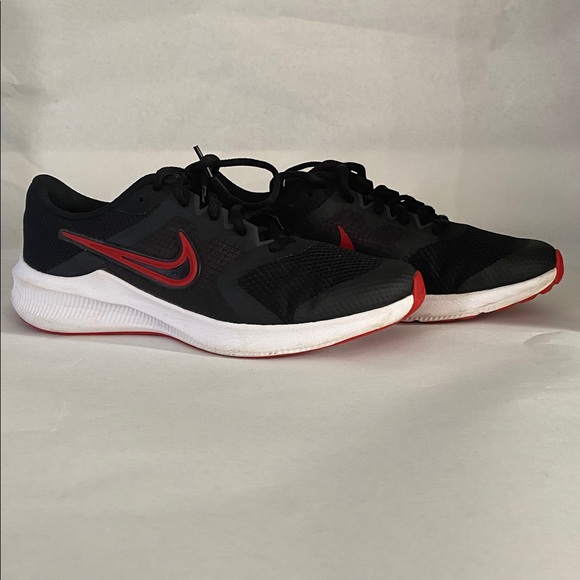 Nike Other - Nike Black and Red Running Sneakers